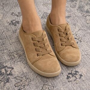 Vionic | Jean Suede Sneaker Size 8 Wide Casual Comfort Slip-on Beige